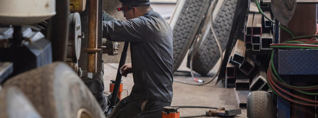 Truck Tire Repair Service in Denver, CO | Schroeder Truck Repair